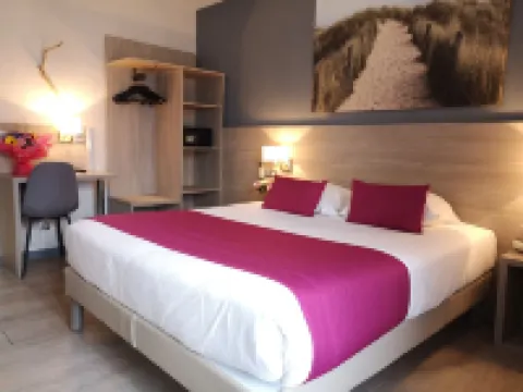 Atoll Hotel Restaurant Hotels in Frejus