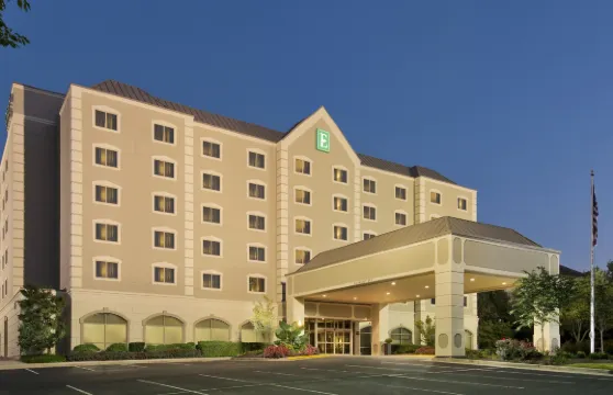 達拉斯希爾頓安泊套房酒店-近商業街廊