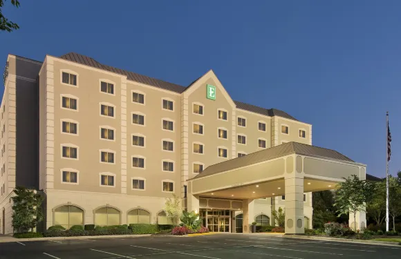 達拉斯希爾頓安泊套房酒店-近商業街廊