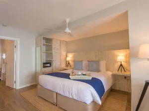 Le Nautique Luxury Beachfront Apartments