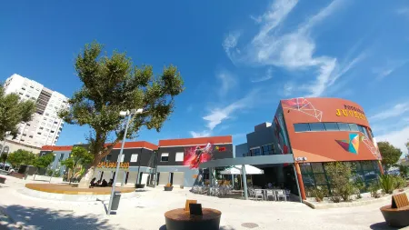 Hi Setubal Pousada de Juventude - Hostel Отели рядом со станцией Setubal Railway Station