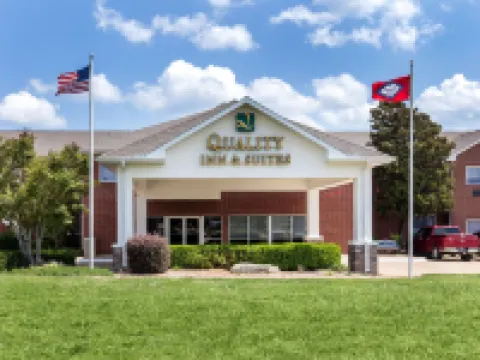 Quality Inn & Suites Mountain Home North Hotels in Baxter County