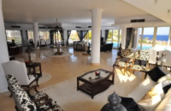 Amazing 4 Bedroom Villa