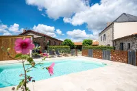 Le DOMAINE DES ECOLIERS B&B Hôtels à : Saint-Georges-de-Montaigu