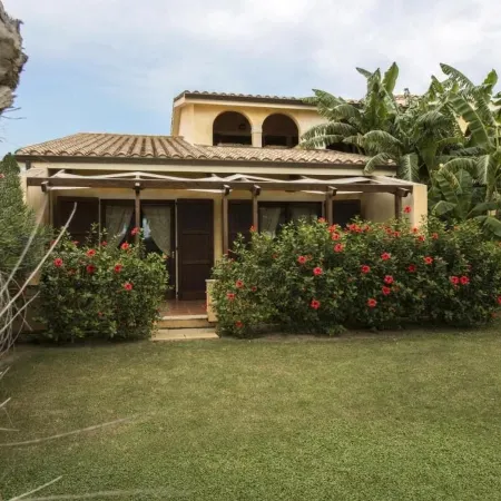 Tranquil Lantana Resort Hotel & Apartments 1 Bedroom Room Apartment Sleeps 5
