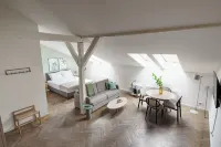 Limehome Prague Múza - Bintang 2
