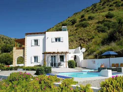 Villa in Agia Galini with Pool Views - Villas