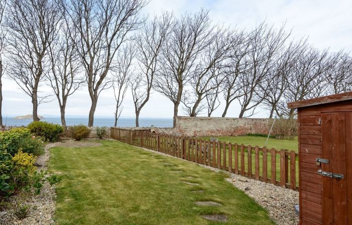 Charming Cottage in North Berwick with Sea Views