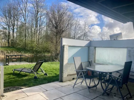 Holiday House Platz an der Sonne for 6 People Near Lake Lauwersmeer Отели в г. Anjum