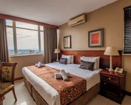 エマコシニホテルオンイースト ベレアのホテル