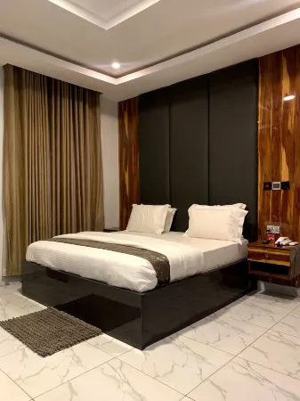 De James Hotels and Suites Отели рядом с достопримечательностью «Терминал аэропорта Абуджа Ннамди Азикиве»