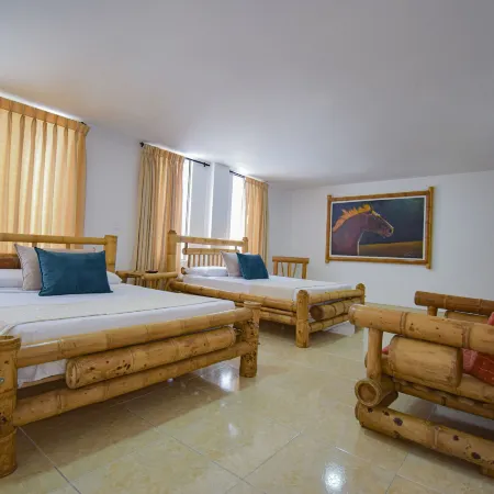 Hotel Toledo Plaza