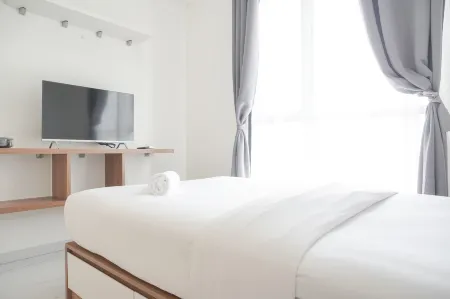 Good Deal and Comfy Studio Sky House Alam Sutera Apartment Отели рядом с достопримечательностью «Bumi Perkemahan Situ Cipondoh»