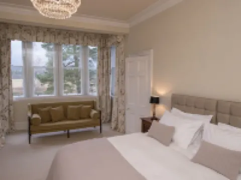 Lys-Na-Greyne Hotels in Aboyne