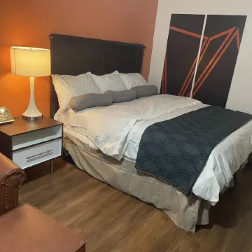 B&J Hotel and Apartments