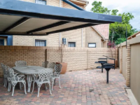 Camelot Guest House & Apartments Hotels in Southern DC