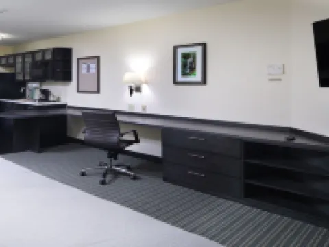 Candlewood Suites NEWARK SOUTH - UNIVERSITY AREA by IHG Hotels in Newark