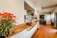 Olux Hotel-Motel-Suites Hôtels à : Laval