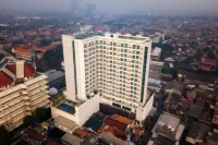 The Square Surabaya Hotel Wonocolo 호텔