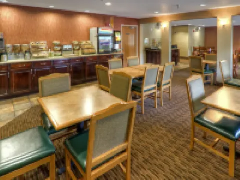 凱藝套房飯店 特溫福爾斯縣住宿飯店