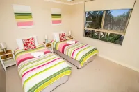 Sanctuary Beach Resort فنادق في Tugun