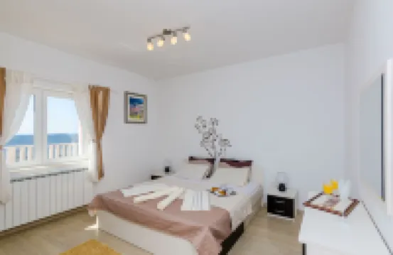 德拉季奇別墅酒店