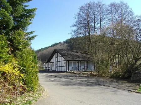 Gasthof Zum Stausee Отели в г. Энгельскирхен