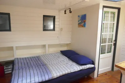 Boat-Apartment Rotterdam Fokkelina Hotels in Barendrecht