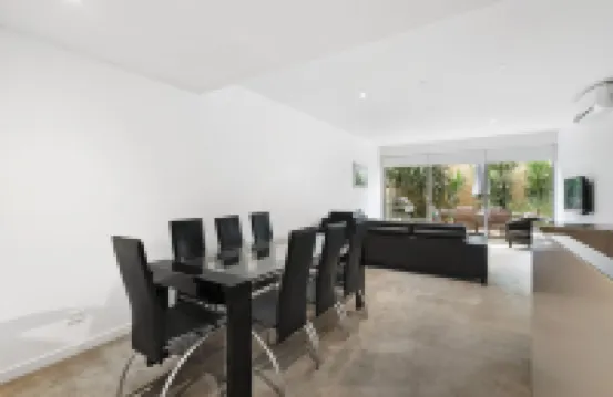 Brighton Bay Apartments - Apartments