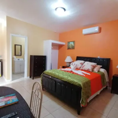 Sunset Ridge Bed & Breakfast Hotels near Providenciales International Airport