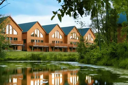 Grand Bear Resort at Starved Rock