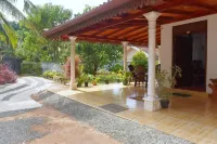Damith Tourist Inn