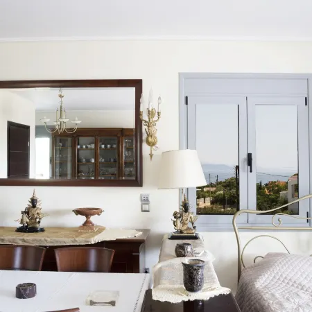 Villa d'Irene-Near Athens Airport , 200 Meters from the Beach Davis Отели в г. Спата-Артемида