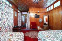 Houseboat Lily of Nageen