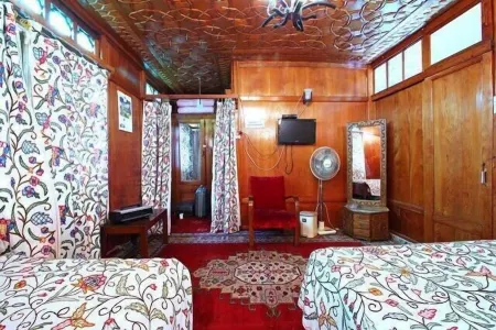 Houseboat Lily of Nageen