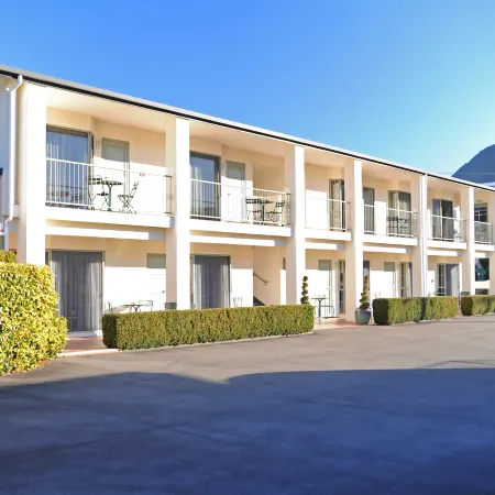 Jasmine Court Motel