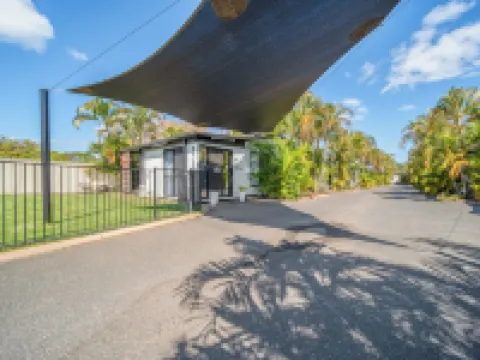 เอเมอรัลด์ โมเทลแอนด์อพาร์ทเมนท์ โรงแรมในเอเมอรัลด์