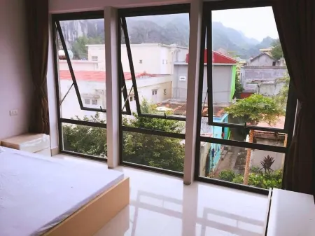 D'Home Homestay Cat Ba Отели рядом с достопримечательностью «Cat Co Beach»