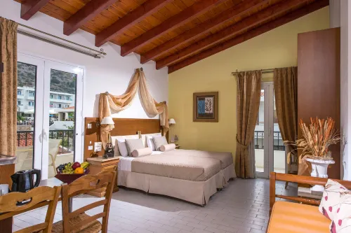 W Suites by Estia ex Camelot