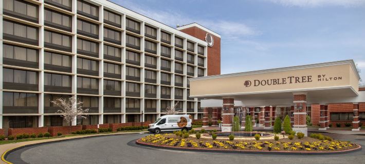 DoubleTree by Hilton Charlottesville Hotels in Charlottesville