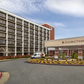 DoubleTree by Hilton Charlottesville