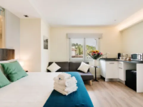 إتش بوتيك لا كاليتا باي فنادق في ألمونيكار