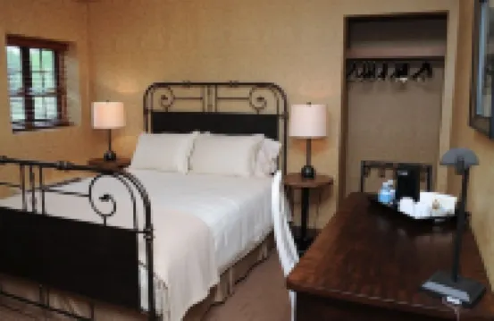 The Beaumont Inn Hotels in Harveys Lake