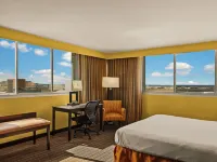 Best Western the Plaza Hotel Отели рядом с достопримечательностью «Музей Байшоп»
