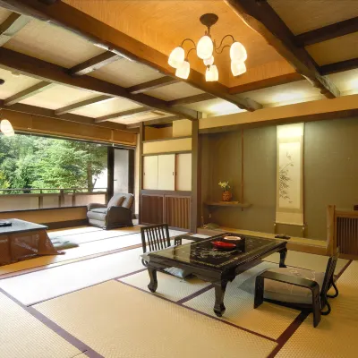 米納卡米薩索日式旅館 鄰近水上站的酒店