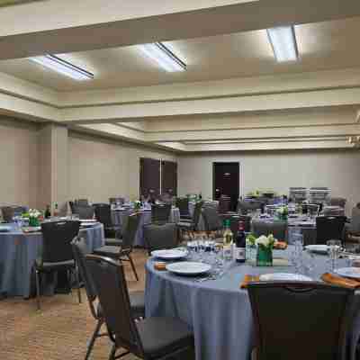 Oxford Suites Spokane Downtown Dining/Meeting Rooms