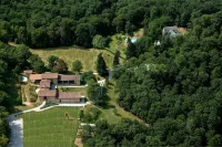 Le Castelet Hotels near Auchan CASTRES
