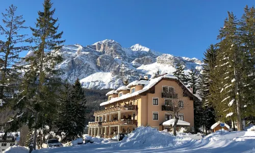 부티크 호텔 빌라 블루 코르티나