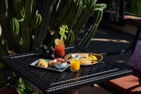 Rancho Caymus Inn - breakfast