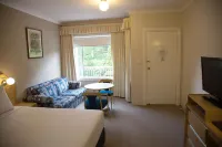 Oxley Motel Hotels in Robertson
